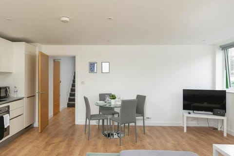 Skyvillion Apartment in Enfield