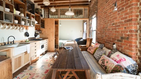 Trestle Nest Apartment in Manhattan