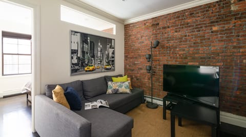 Grey Brick Road Apartment in Midtown