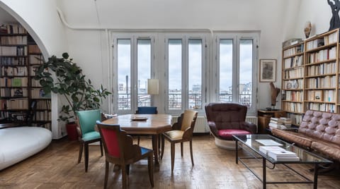 Reader's Retreat Luxury apartment in Paris