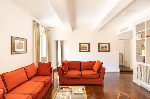 Horse-Drawn Apartment in Rome