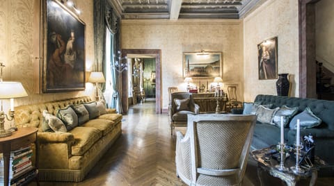 Desiderata Apartment in Rome