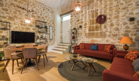 The Masonry Apartment in Paris