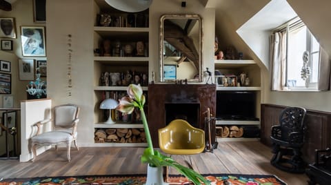 The Gallerist Apartment in Paris