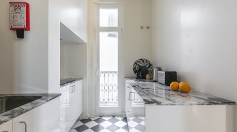 The Marble Earl Apartment in Lisbon