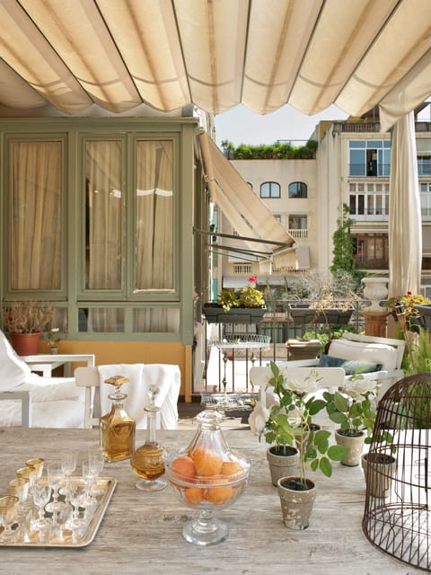 The Feather Chandelier Apartment in Barcelona