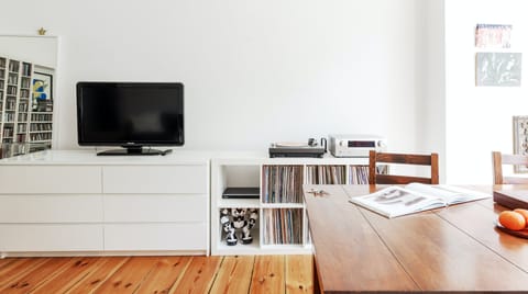 Vinyl Union Apartment in Berlin