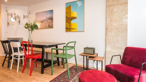 Colourvision Apartment in Paris