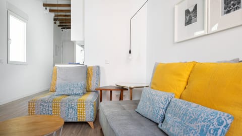 Bright Idea Apartment in Madrid