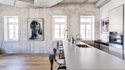 Concrete Heritage Apartment in Tel Aviv-Yafo