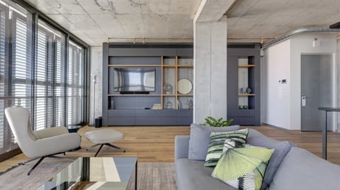 Concrete Phenomenon Apartment in Tel Aviv-Yafo