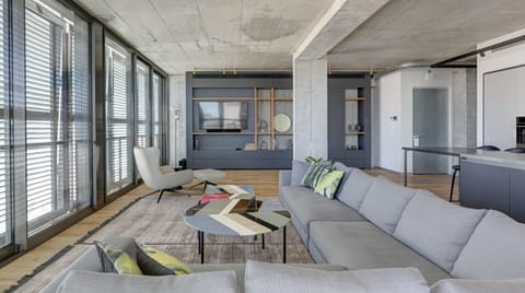 Concrete Phenomenon Apartment in Tel Aviv-Yafo