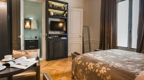 The Commendatore Apartment in Paris