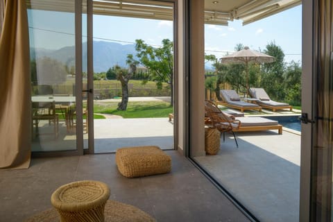 Olive & Stone Apartment in Messenia