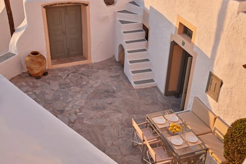 A Greek Wonder House in Thera