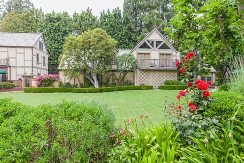 Warner Brother's Bed and Breakfast in Beverly Hills