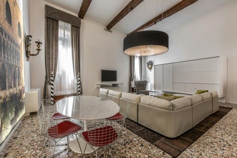 Salts & Sunlight Apartment in San Marco