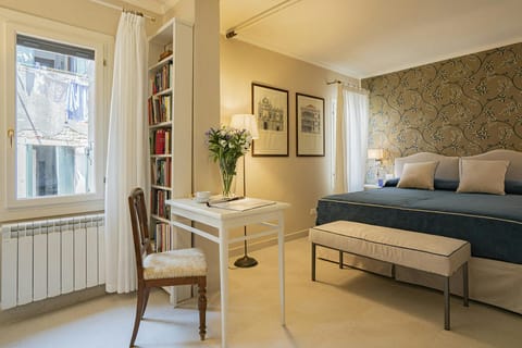 Golden Florals Apartment in Lido di Venezia