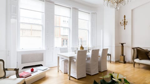 The Queen of Mayfair Apartment in City of Westminster