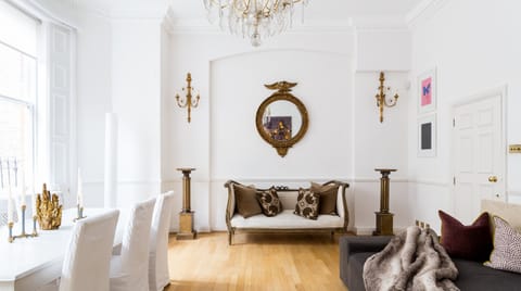 The Queen of Mayfair Apartment in City of Westminster