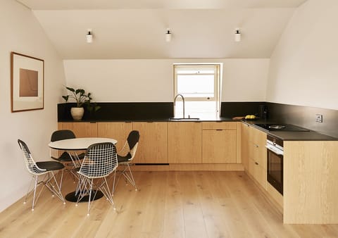 Follow the Sunset Apartment in City of Westminster