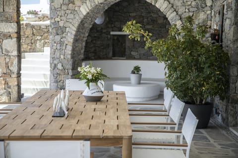 The Mountain Rose Apartment in Mykonos, Mikonos 846 00, Greece