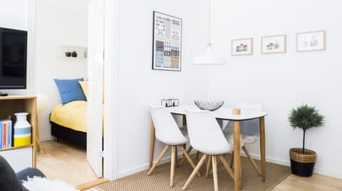 Bumblebee & Sapphire Apartment in Copenhagen