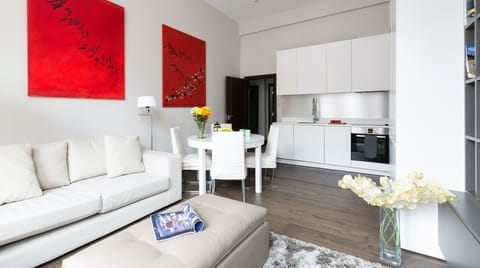 Holding Court Apartment in City of Westminster