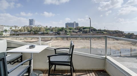 Aquatic Apartment in Tel Aviv-Yafo