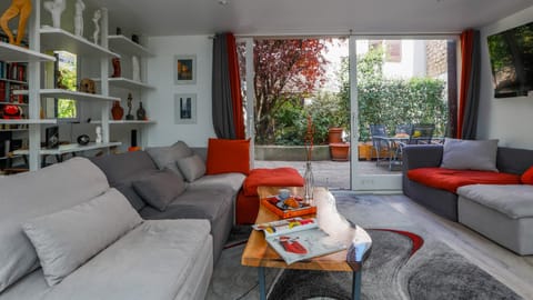 The Glass Ceiling Townhouse in Paris