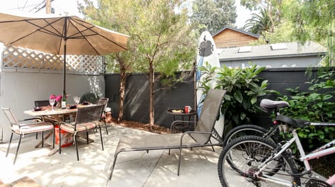 A Western Ballad Cabin in Venice Beach