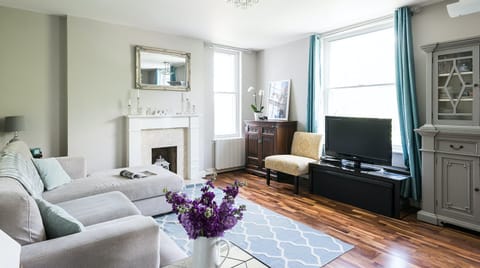 Abbey Grove Apartment in City of Westminster