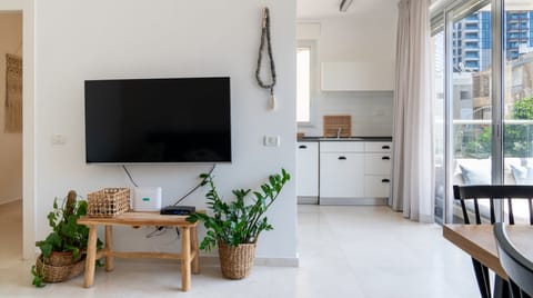 The Plant Child Apartment in Tel Aviv-Yafo