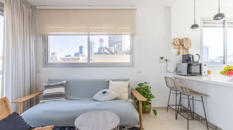 Misty Pastels Condo in Tel Aviv-Yafo