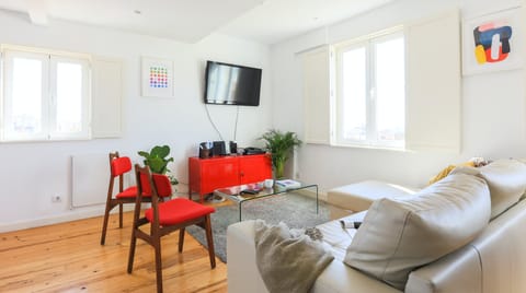 Poppy Bloom Apartment in Lisbon