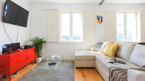 Poppy Bloom Apartment in Lisbon