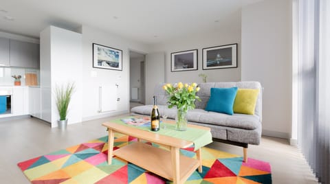 The Ealing Esquire Apartment in London Borough of Ealing