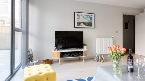 The Ealing Esquire II Apartment in London Borough of Ealing