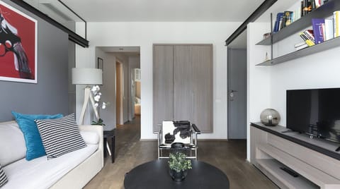 Revolver Apartment in Milan