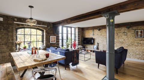 The Flaneur Apartment in London Borough of Hackney