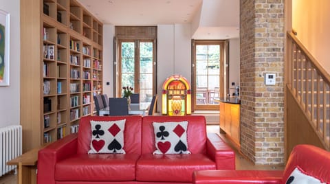 Jukebox Townhouse in City of Westminster