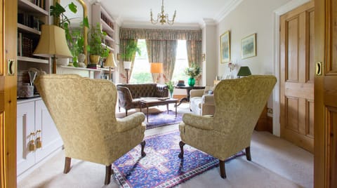 Ealing Gardens Townhouse in London Borough of Ealing