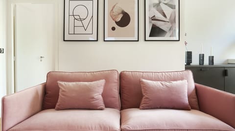 Sebastopol Pink Apartment in Paris