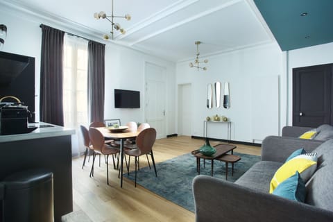 Tourville Apartment in Paris