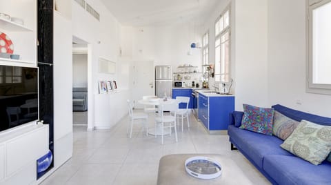 Out Of The Blue Apartment in Tel Aviv-Yafo