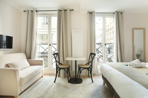 Chenier II Apartment in Paris