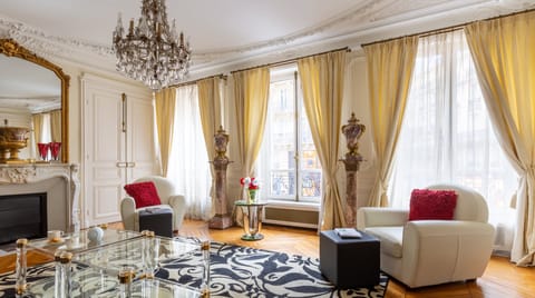 Grand Schyler Apartment in Paris