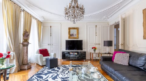 Grand Schyler Apartment in Paris