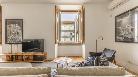 Sterling Bronze Apartment in Lisbon