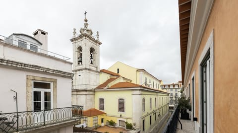 Sterling Brass Apartment in Lisbon